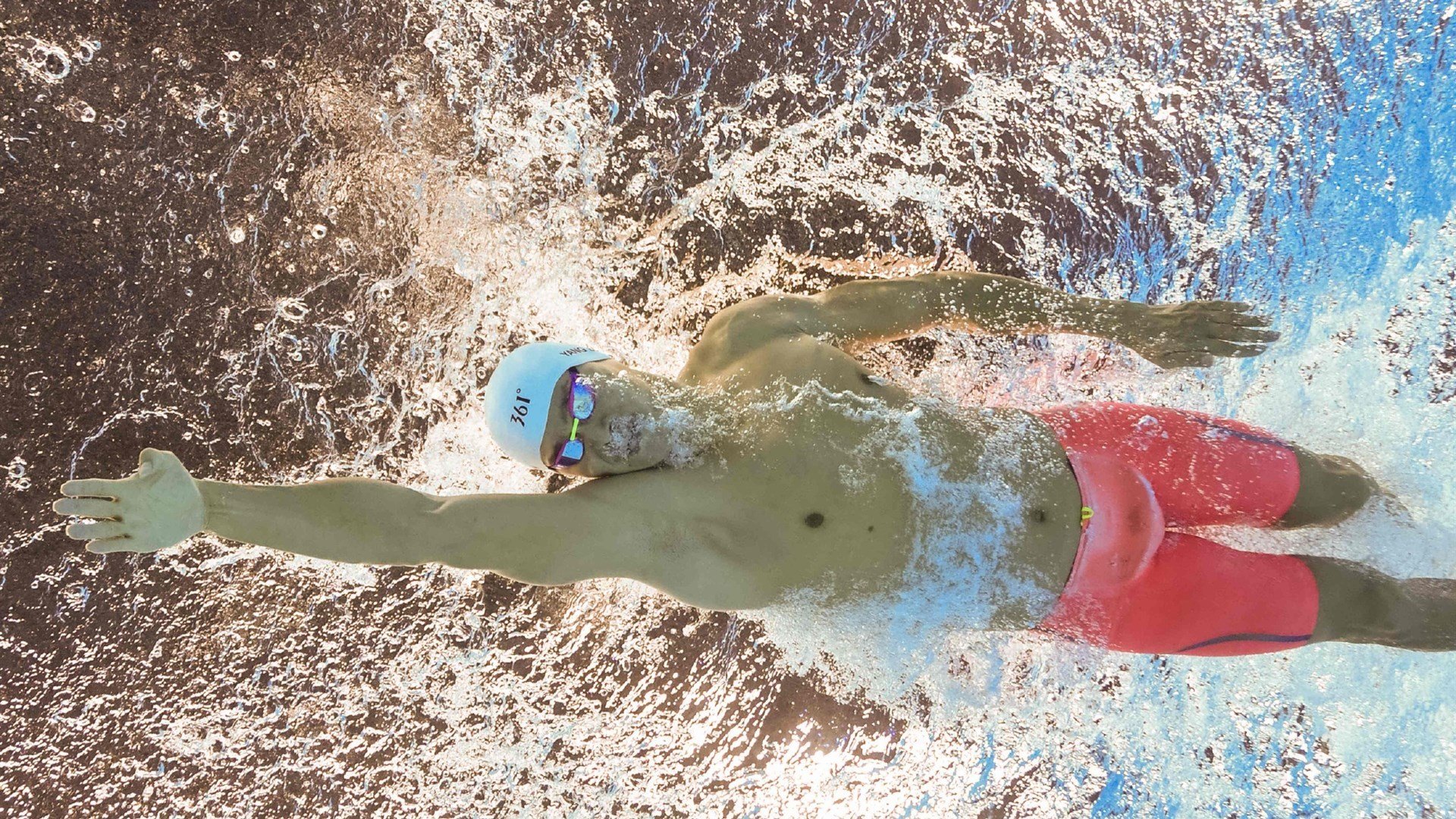 安德烈斯·特米尼奥和埃莉亚·卡纳莱斯在韩国济川世界杯混合团体赛中获得铜牌